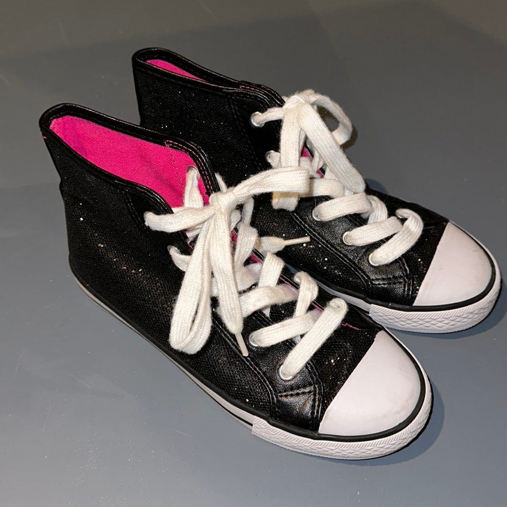 GOTTA FLURT SPARKLE SHOES